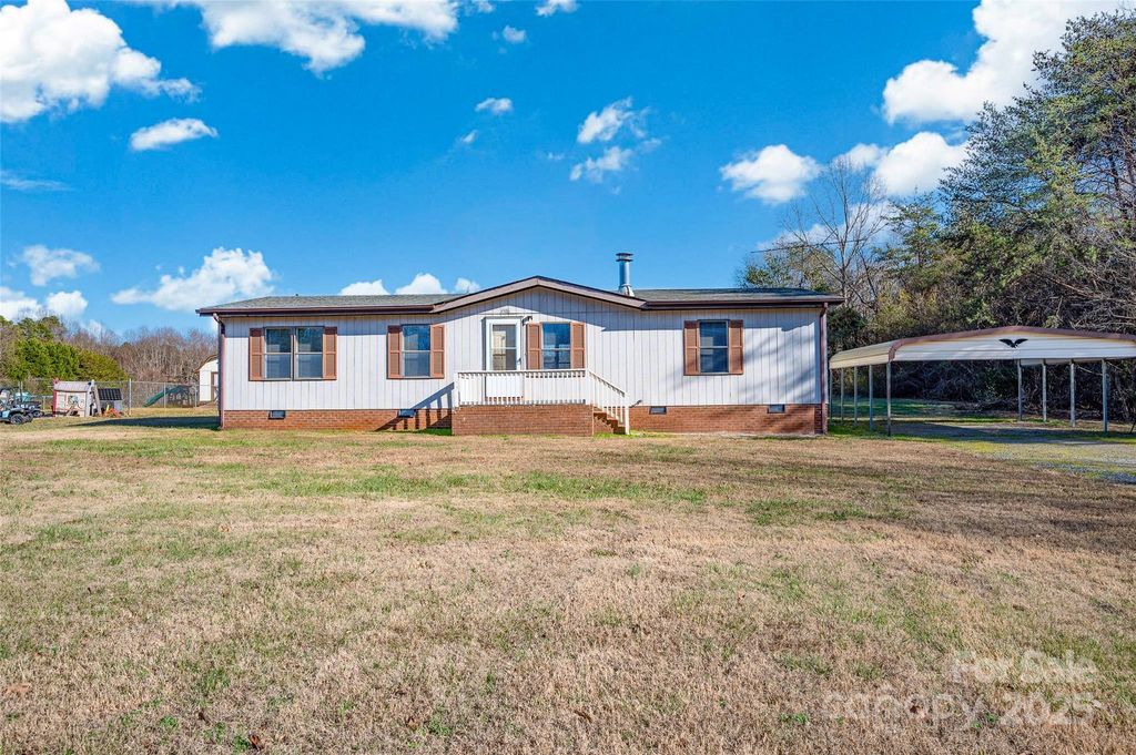 4586 Deal Road, Claremont, NC 28610