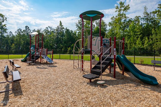 1552 Ivy Meadow Lane, Zebulon, NC 27597