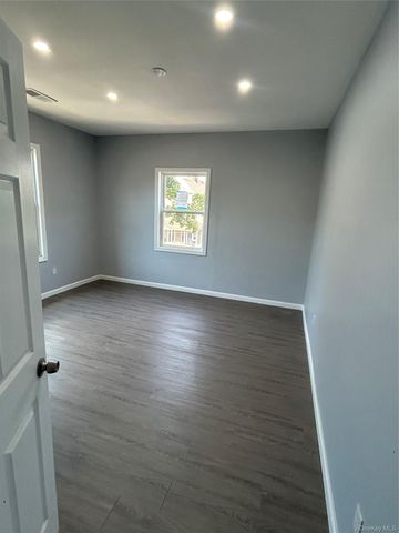 137 S 14th, Mount Vernon, NY 10550