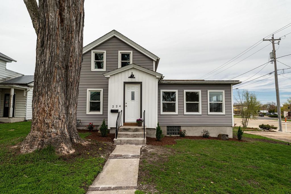 224 Madison STREET, Burlington, WI 53105