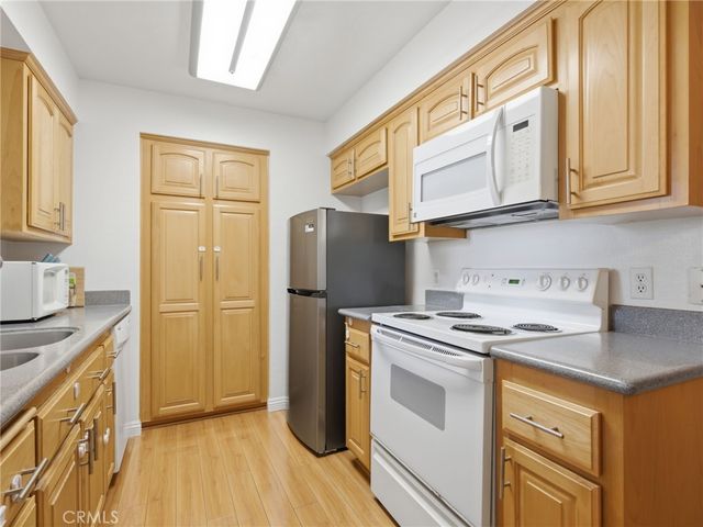 3500 S Greenville Street G10, Santa Ana, CA 92704