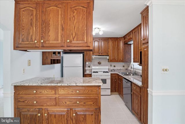 6718 RUSKIN ST, Springfield, VA 22150