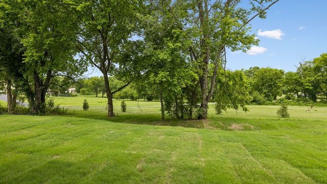 329 Harvest Point Blvd, Spring Hill, TN 37174