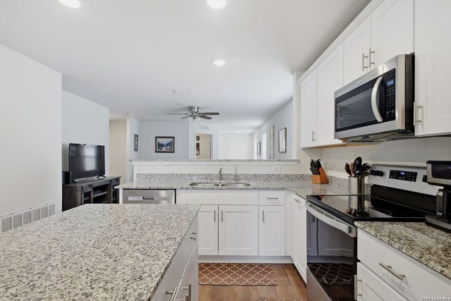 5815 Rolling Gln, San Antonio, TX 78218