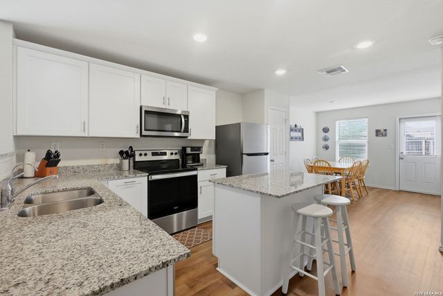 5815 Rolling Gln, San Antonio, TX 78218