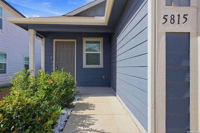 5815 Rolling Gln, San Antonio, TX 78218