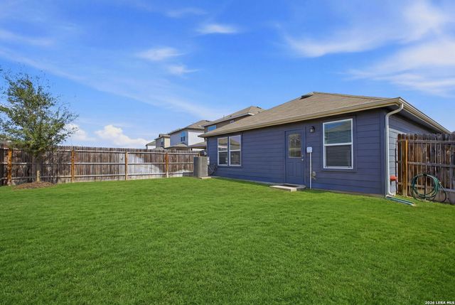 5815 Rolling Gln, San Antonio, TX 78218