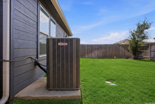 5815 Rolling Gln, San Antonio, TX 78218