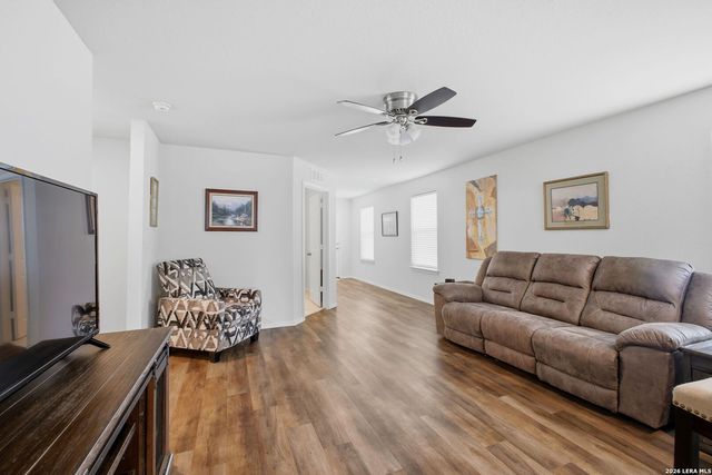 5815 Rolling Gln, San Antonio, TX 78218