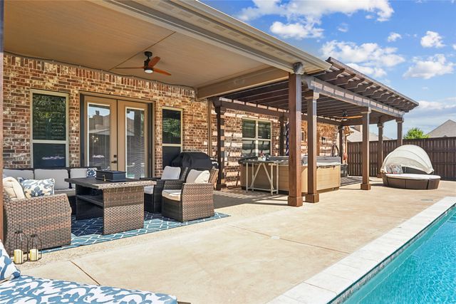 405 Meandering Creek Drive, Argyle, TX 76226