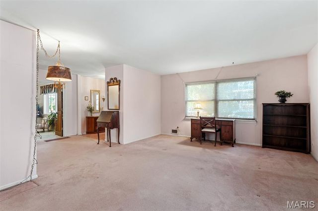 8620 Florence Avenue, St Louis, MO 63144