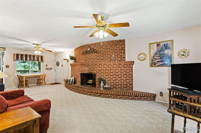 8620 Florence Avenue, St Louis, MO 63144