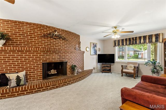 8620 Florence Avenue, St Louis, MO 63144