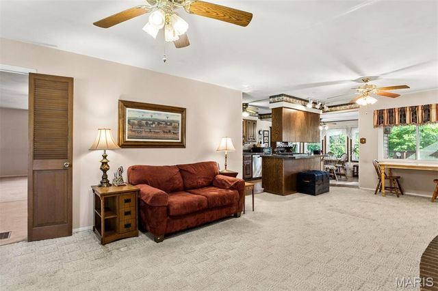 8620 Florence Avenue, St Louis, MO 63144