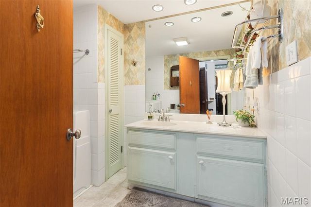 8620 Florence Avenue, St Louis, MO 63144