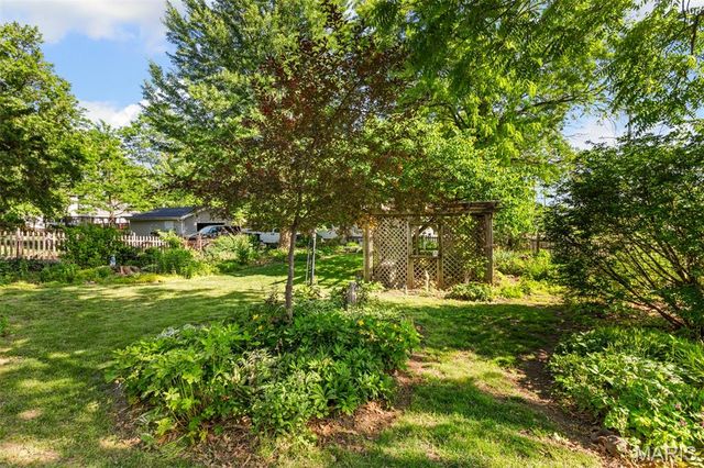 8620 Florence Avenue, St Louis, MO 63144