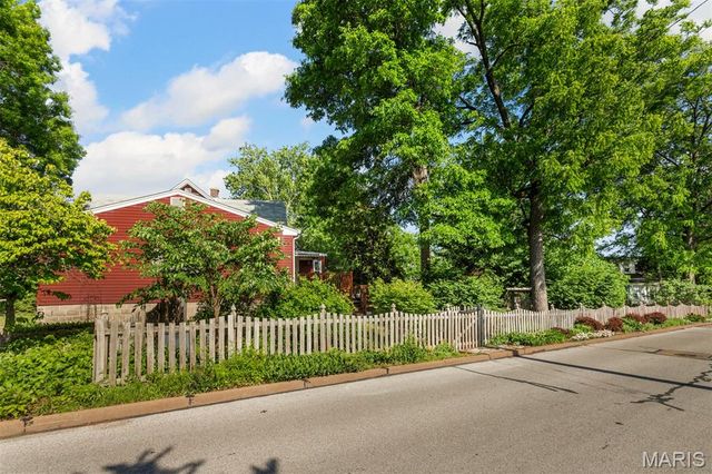 8620 Florence Avenue, St Louis, MO 63144