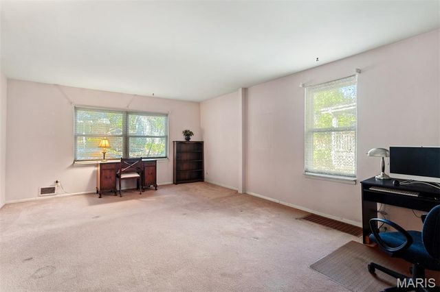 8620 Florence Avenue, St Louis, MO 63144