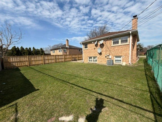 5737 W Warren Street, Morton Grove, IL 60053