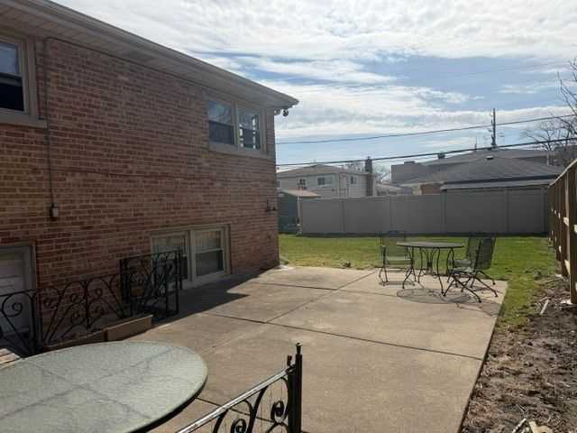 5737 W Warren Street, Morton Grove, IL 60053