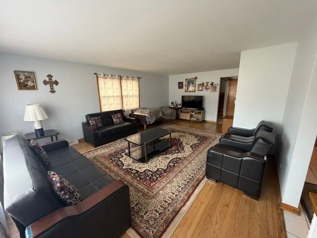 5737 W Warren Street, Morton Grove, IL 60053