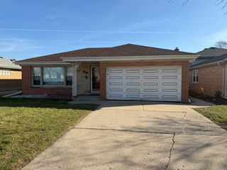 5737 W Warren Street, Morton Grove, IL 60053
