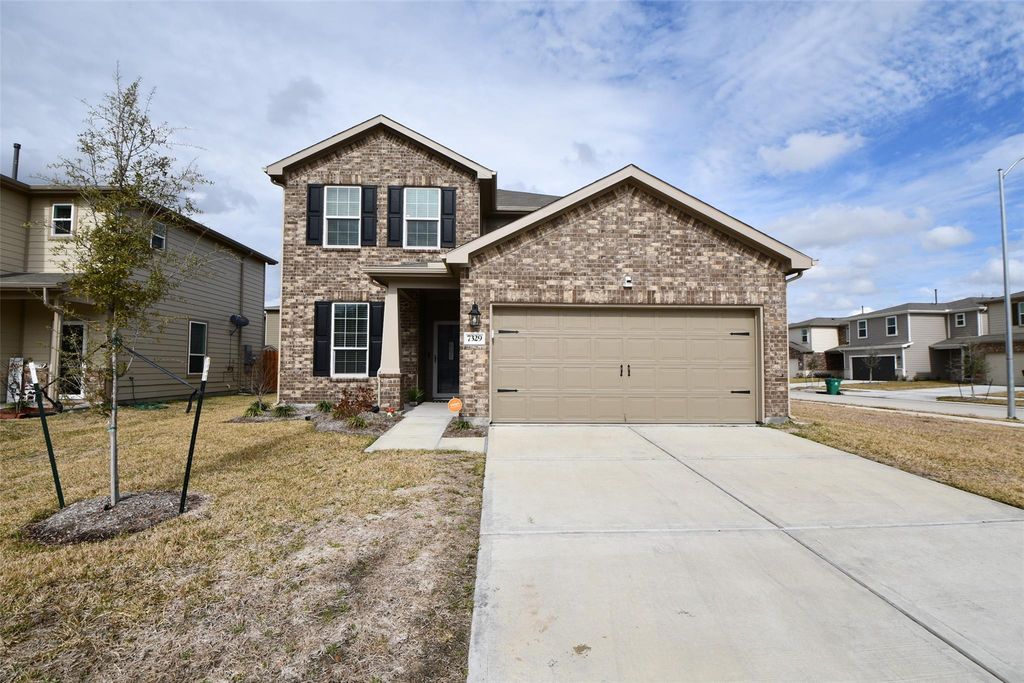 7329 Madison Commons Lane, Houston, TX 77075