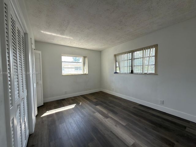 1120 NE 10th St 5, Hallandale Beach, FL 33009