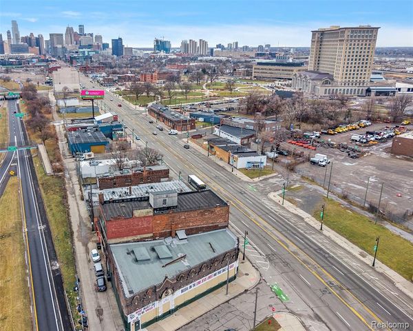 2566 Michigan Avenue, Detroit, MI 48216