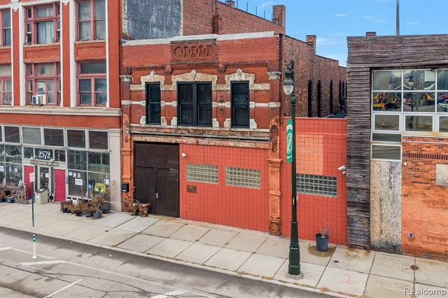2566 Michigan Avenue, Detroit, MI 48216