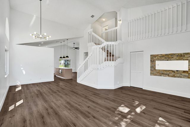 8865 Lake Park Circle S, Davie, FL 33328