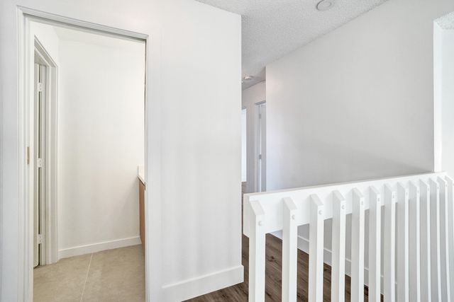 8865 Lake Park Circle S, Davie, FL 33328