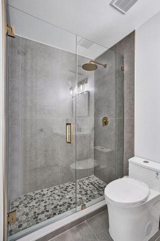8865 Lake Park Circle S, Davie, FL 33328