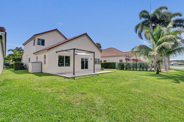 8865 Lake Park Circle S, Davie, FL 33328