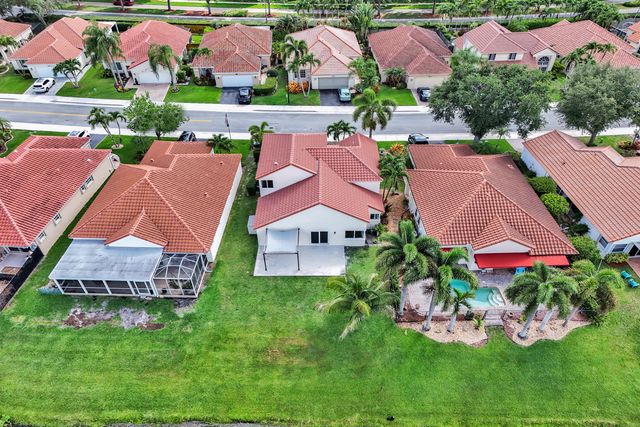 8865 Lake Park Circle S, Davie, FL 33328