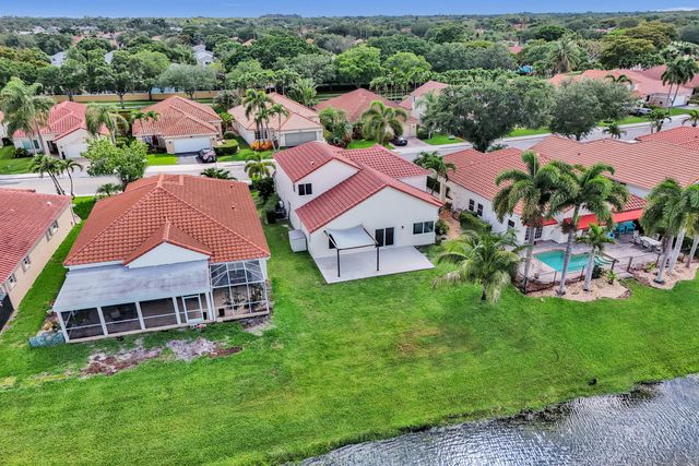 8865 Lake Park Circle S, Davie, FL 33328