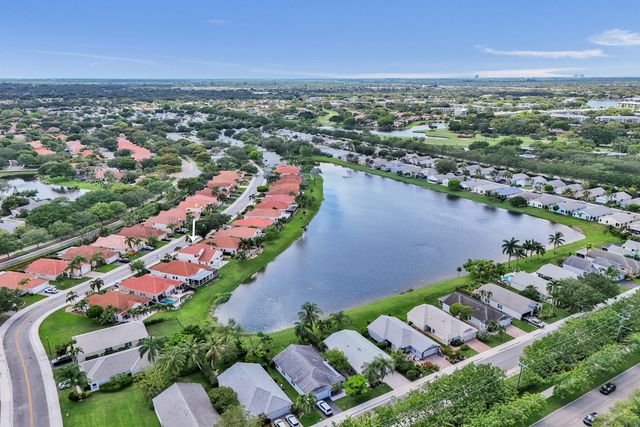 8865 Lake Park Circle S, Davie, FL 33328