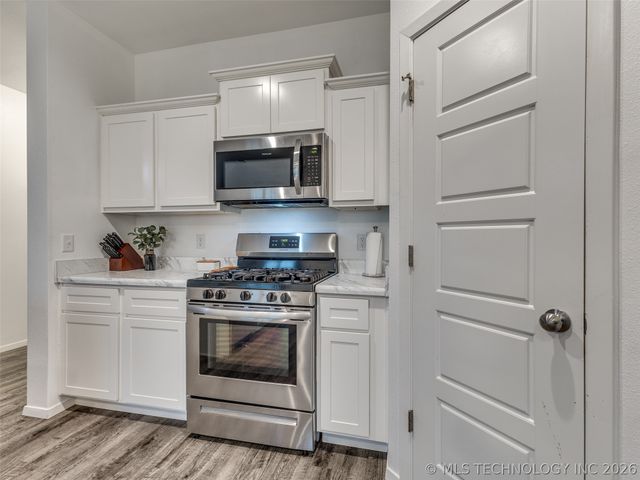 8514 E 162nd Street S, Bixby, OK 74008
