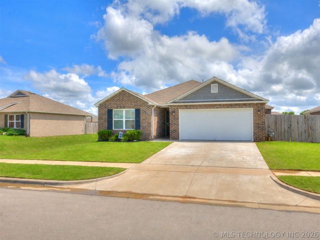 8514 E 162nd Street S, Bixby, OK 74008