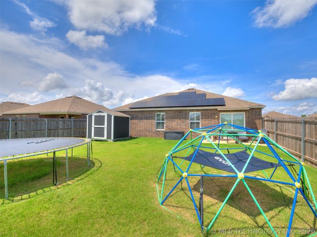 8514 E 162nd Street S, Bixby, OK 74008