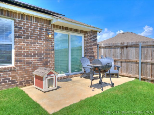 8514 E 162nd Street S, Bixby, OK 74008