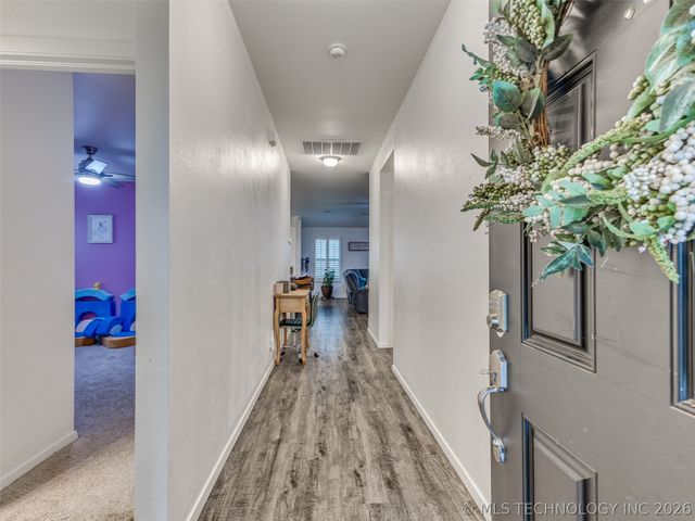 8514 E 162nd Street S, Bixby, OK 74008