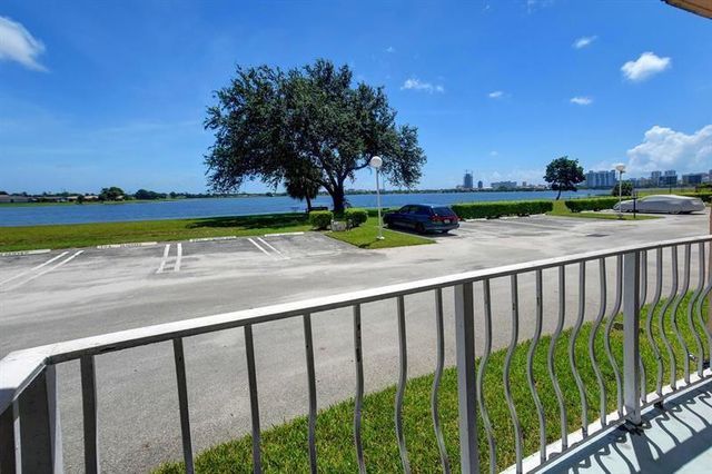 470 Executive Center Dr 1G, West Palm Beach, FL 33401