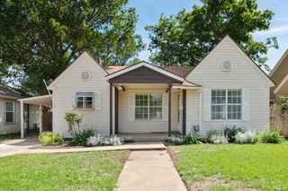 4521 Calmont Avenue, Fort Worth, TX 76107