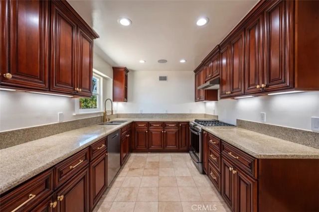 5525 Costello Avenue, Los Angeles, CA 91401