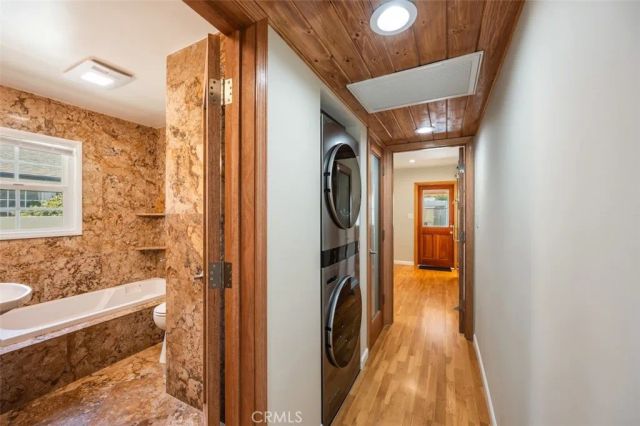 5525 Costello Avenue, Los Angeles, CA 91401