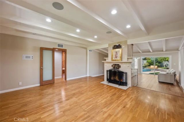 5525 Costello Avenue, Los Angeles, CA 91401