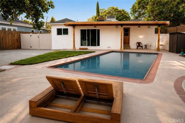 5525 Costello Avenue, Los Angeles, CA 91401