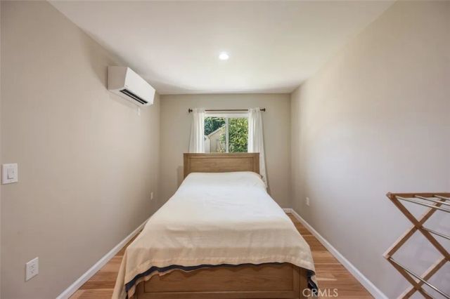 5525 Costello Avenue, Los Angeles, CA 91401