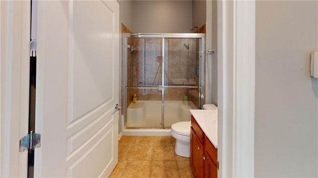 6303 Rockpoint Lane, Hoschton, GA 30548